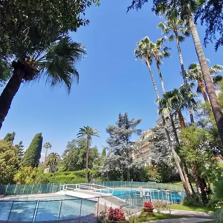 2 Bedrooms Seafront Apartment