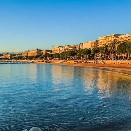 Apartment 2 Bedrooms Seafront
