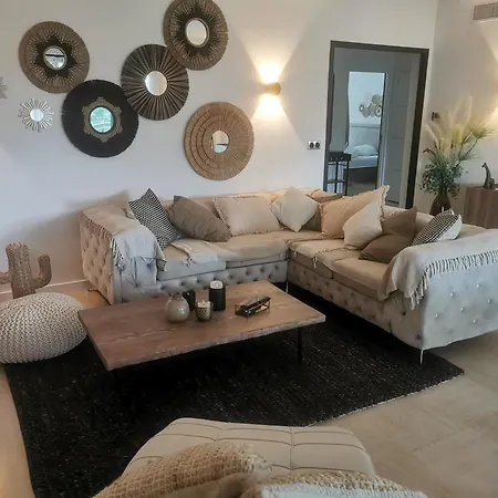 2 Bedrooms Seafront Apartment