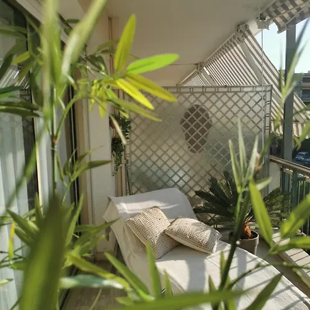 2 Bedrooms Seafront Apartment *