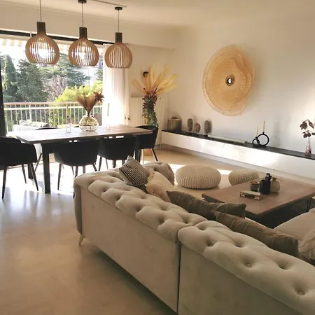 2 Bedrooms Seafront Apartment *