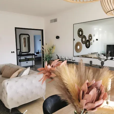 Apartment 2 Bedrooms Seafront Cannes