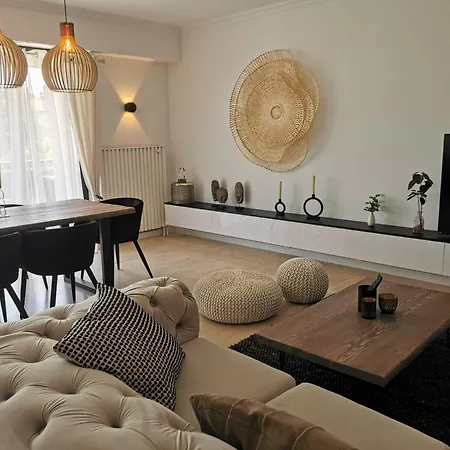 Apartment 2 Bedrooms Seafront *
